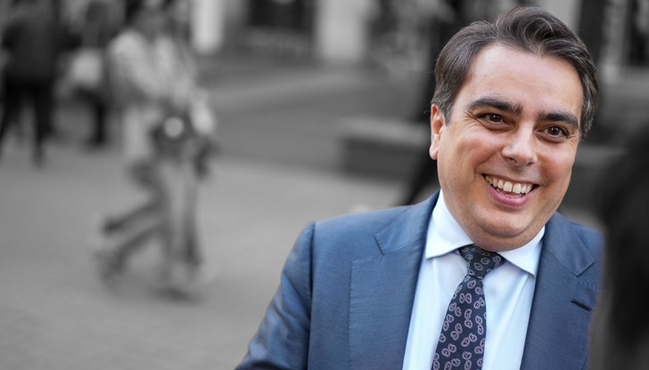 От 4,4% от БВП през 2022 г. бюджетът за образование отива на 4,1% през 2023 г.​