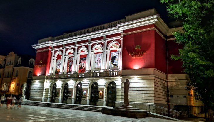 Събитието е част от фестивала "Сцена под звездите"