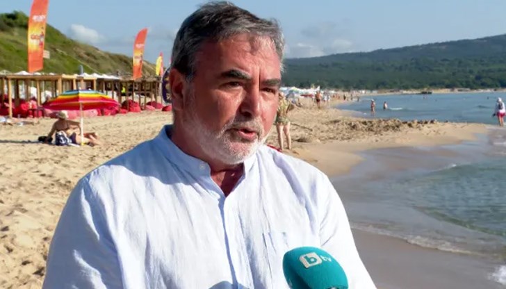 За риск за влизане и къпане в морето въобще не може да става въпрос, добави експертът За риск за влизане и къпане в морето въобще не може да става въпрос, добави експертът