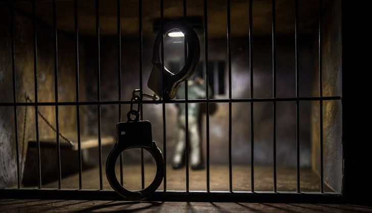 Мъжът е завел иск за незаконно задържане и за това, че не му е дадена храна в арестното помещение