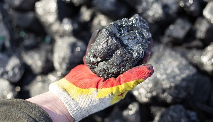 Двамата са влезли в изоставена мина до село Житуша