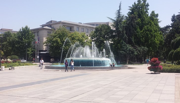 Преносът на горещите въздушни маси от Африка ще продължи и през следващите дни