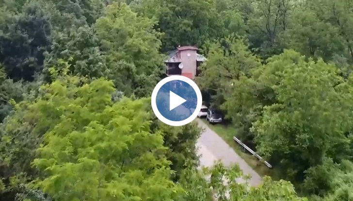 Иво Маринов живее щастливо в уютния си дом