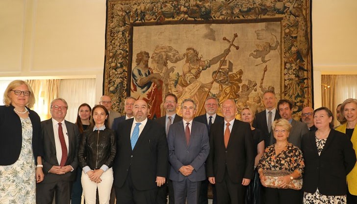 Испанското посолство беше домакин на срещата Испанското посолство беше домакин на срещата