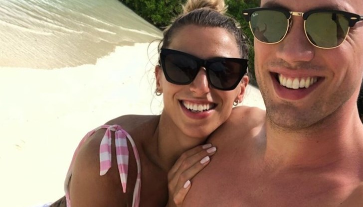 Бившата капитанка на волейболните националки Елица Василева очаква бебе Бившата капитанка на волейболните националки Елица Василева очаква бебе