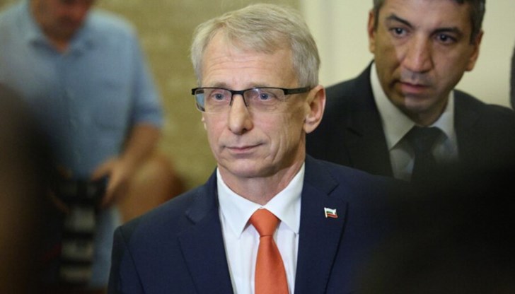 По съдържание и обем той е подобен на първия По съдържание и обем той е подобен на първия