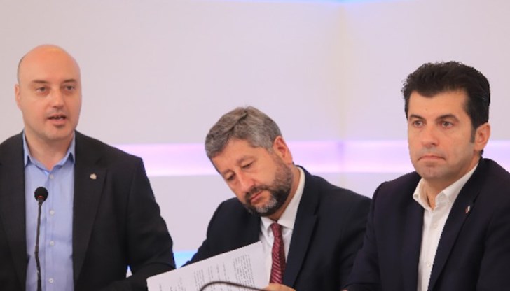 Най-глупава, разбира се, е идеята за смяна на националния празник