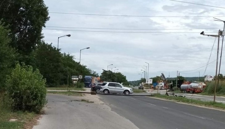 Трафикът по този път е интензивен, шофьорите да внимават Трафикът по този път е интензивен, шофьорите да внимават