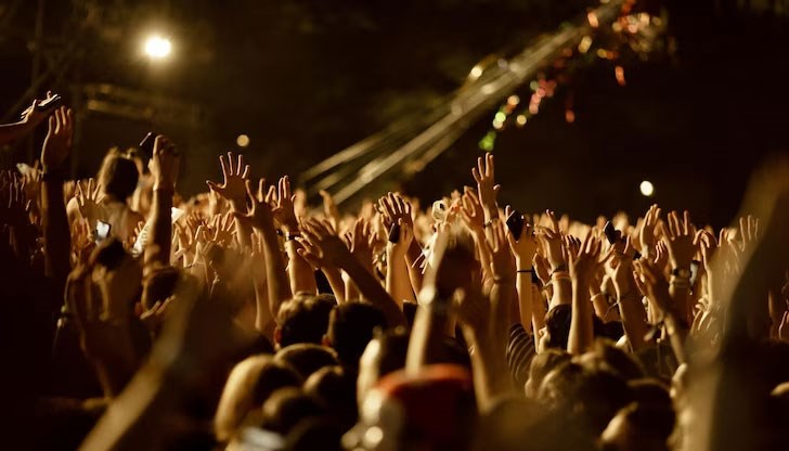 Любопитното е, че всички големи дискотеки в Слънчев бряг са били изрядни при проверките, докато известно нощно заведение във Варна е заплашено със затваряне за един месец