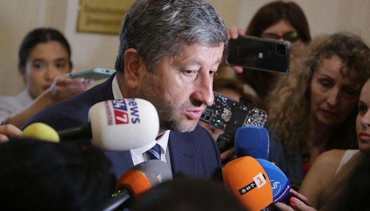 По думите на Христо Иванов отлагането отново е по логистични съображения По думите на Христо Иванов отлагането отново е по логистични съображения