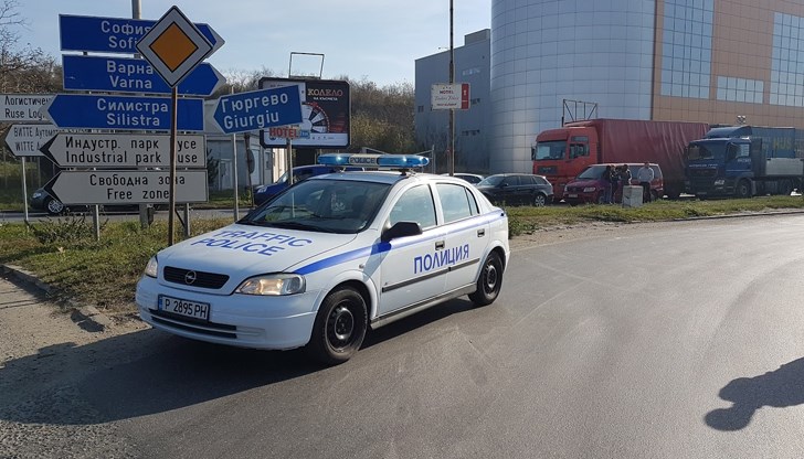 Полицията издирва шофьора и автомобила Полицията издирва шофьора и автомобила