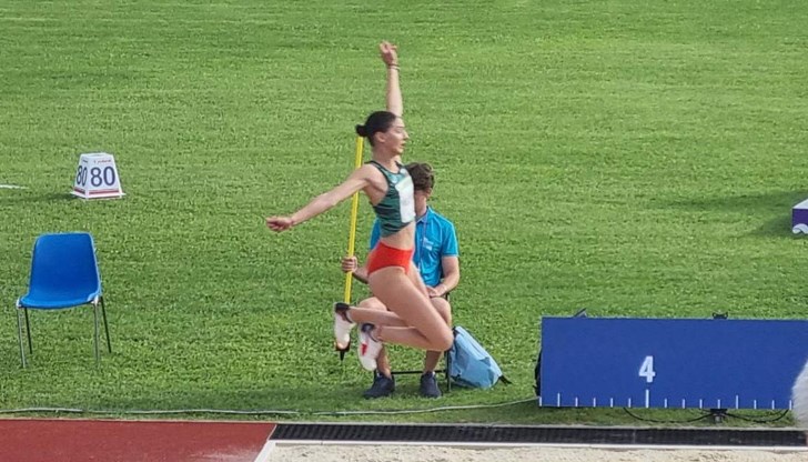 Радина Величкова е вицешампионка в скока на дължина