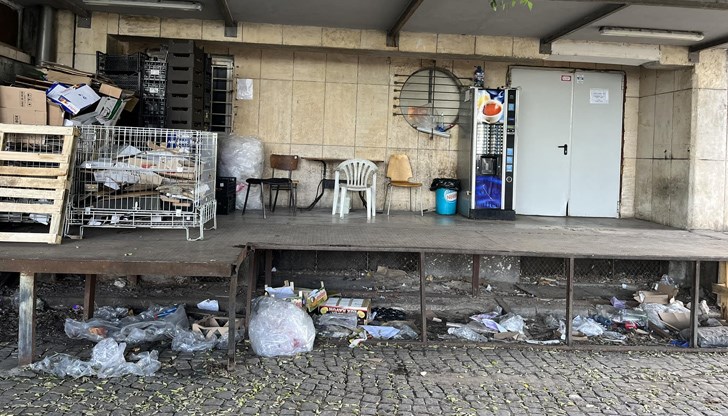 Грозна гледка в центъра на Русе възмущава жителите на града Грозна гледка в центъра на Русе възмущава жителите на града