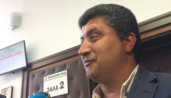 Името на Ангел Личканов заради градските легенди, преекспонирани от медиите, е станало синоним на агресия и криминалност, заяви Стоян Донков Името на Ангел Личканов заради градските легенди, преекспонирани от медиите, е станало синоним на агресия и криминалност, заяви Стоян Донков