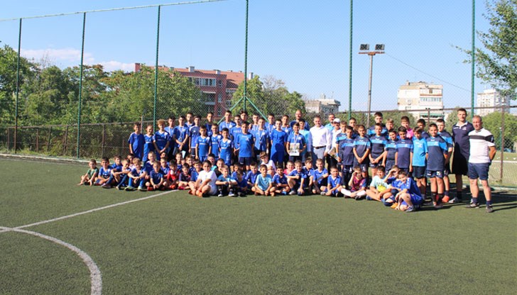 Кметът на Русе поднесе своята признателност и към председателя на клуба Цоньо Кюранов и старши треньорa Александър Иванов