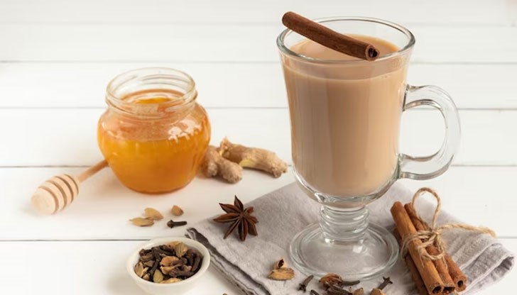 Напитката, състояща се от мляко, мед и канела, която е изобретена още в древна Индия, помага на човек да заспи бързо