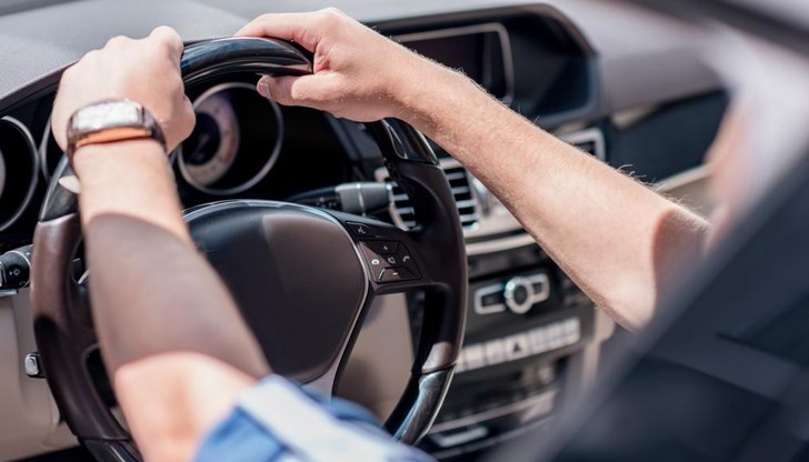 41-годишният мъж никога не е имал книжка, но е хващан и друг път зад волана 41-годишният мъж никога не е имал книжка, но е хващан и друг път зад волана