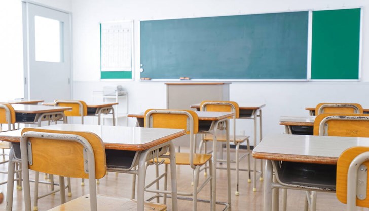 МОН обяви ваканциите и датите на изпитите за учебната 2023/2024 година