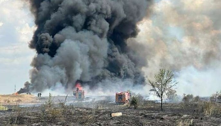 Над района се издига гъста пелена дим