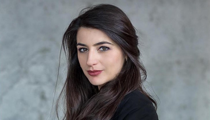 Сглобка е, не е коалиция... Дръжте се, колеги, написа Лена Бориславова Сглобка е, не е коалиция... Дръжте се, колеги, написа Лена Бориславова