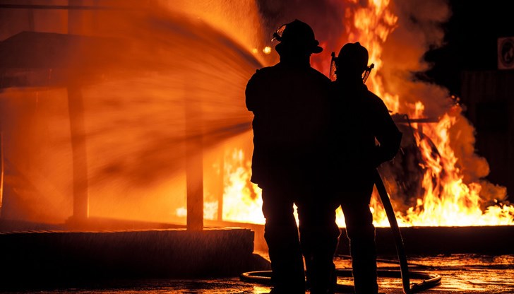 Вероятно огънят е причинен от късо съединение на електрически дюшек Вероятно огънят е причинен от късо съединение на електрически дюшек