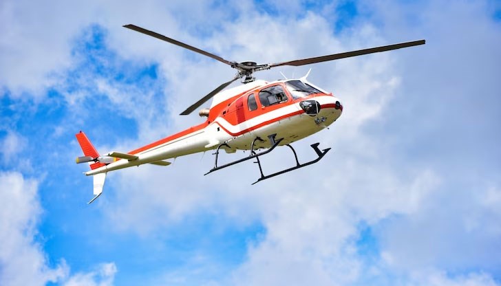 Изключително скъпо е, един летателен час е 18 000 лева, поясни Христо Хинков Изключително скъпо е, един летателен час е 18 000 лева, поясни Христо Хинков