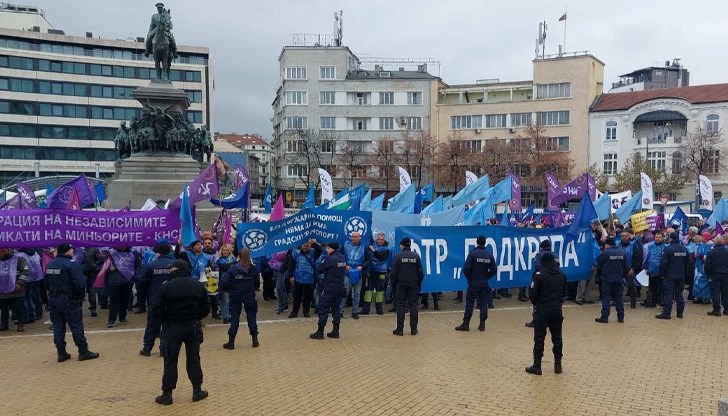 Ако някой е недоволен от трудовите си възнаграждения, сега е моментът да настоява за увеличаването им, каза Ваня Григорова Ако някой е недоволен от трудовите си възнаграждения, сега е моментът да настоява за увеличаването им, каза Ваня Григорова