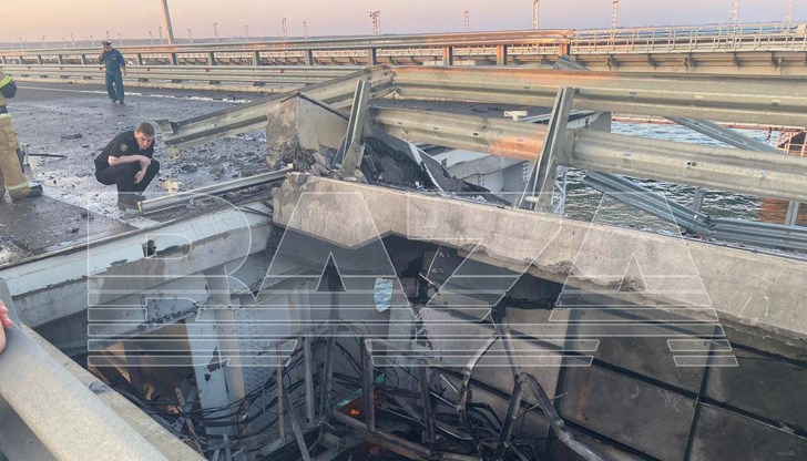 Мостът беше атакуван с помощта на надводни дронове