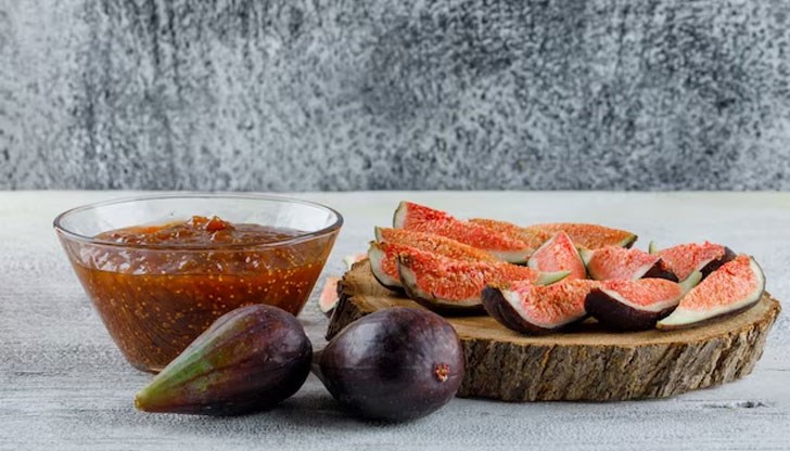 Смокините, както сушени, така и пресни, са чудесен източник на фибри и са пълни с витамини и минерали