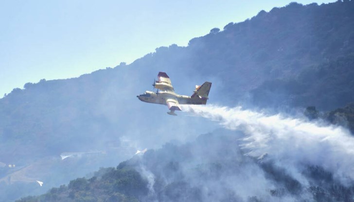 Самолетът е катастрофирал, докато се е опитвал да пусне вода върху пожар на остров Евбея
