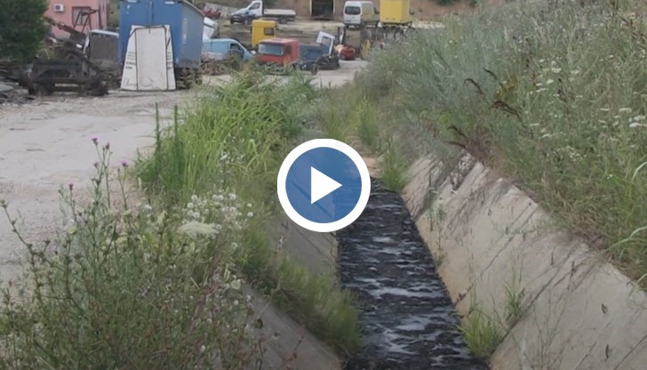 Живущи в района на старото сметище се оплакват от задушлива миризма на нефтопродукти