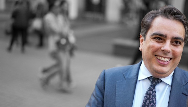 В ресорната комисия "хвърчат" милиони за помощи, субсидии и заплати