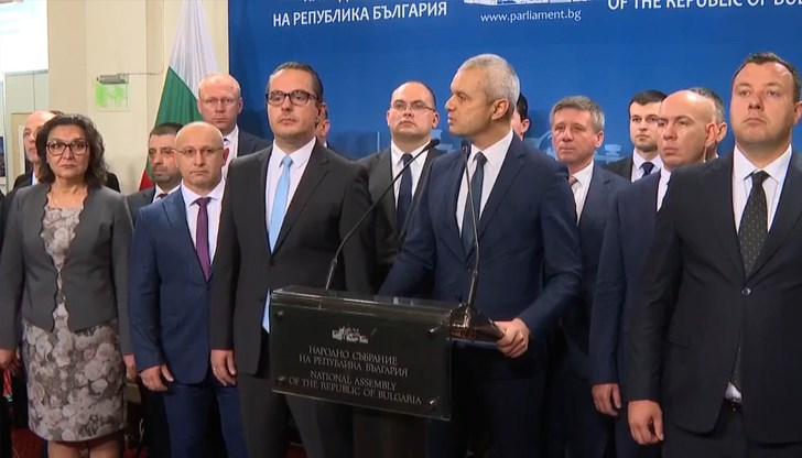 Жалбата до Конституционния съд е подкрепена и от "Има такъв народ" и независимия депутат Радостин Василев Жалбата до Конституционния съд е подкрепена и от "Има такъв народ" и независимия депутат Радостин Василев