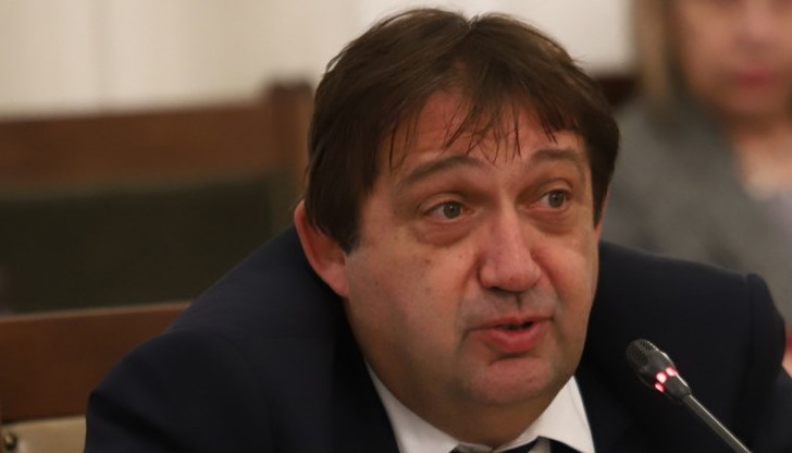 Според него градовете се политизират изключително много