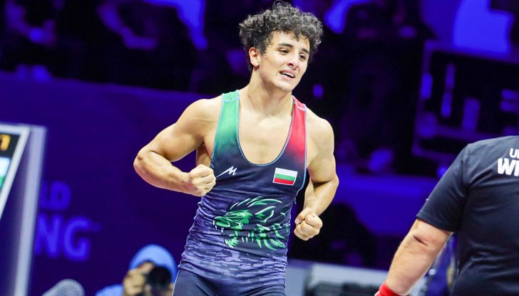 Дори контузен българинът довърши срещата си срещу американеца Делтън Джеймс Робъртс Дори контузен българинът довърши срещата си срещу американеца Делтън Джеймс Робъртс