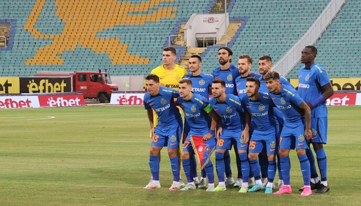 15 български граждани са задържани от полицията 15 български граждани са задържани от полицията