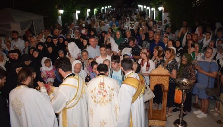 Русенският митрополит Наум възглави света Литургия