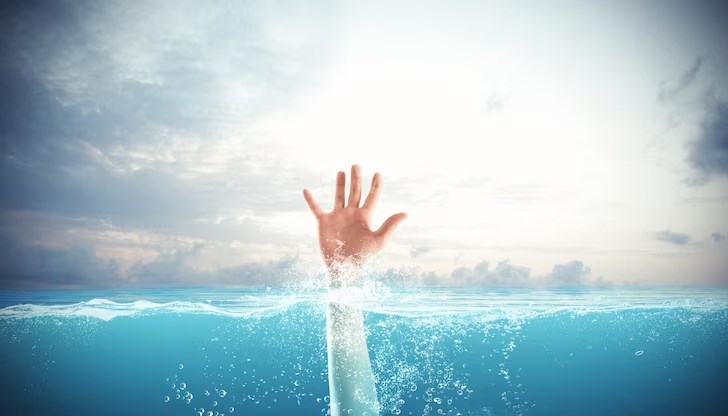 Тялото му е откарано в отделение "Съдебна медицина" към УМБАЛ - Бургас Тялото му е откарано в отделение "Съдебна медицина" към УМБАЛ - Бургас