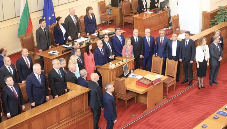 Какво свърши кабинетът Денков за месец управление