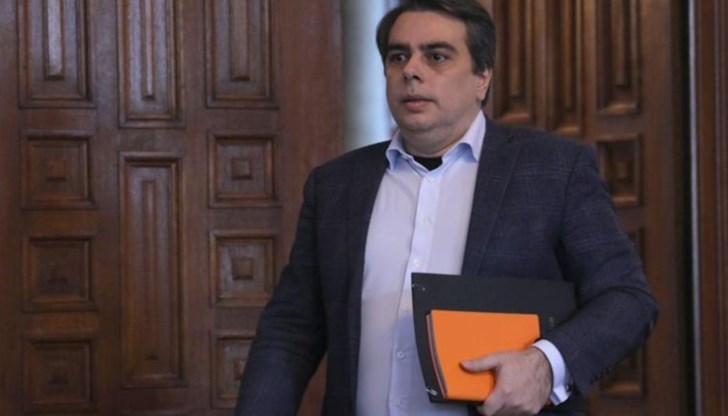 Постигнато е съгласие с банките да бъдат поставени банкомати във всички населени места и при тегленето на минимална заплата да не се начисляват такси, обяви финансовият министър Постигнато е съгласие с банките да бъдат поставени банкомати във всички населени места и при тегленето на минимална заплата да не се начисляват такси, обяви финансовият министър