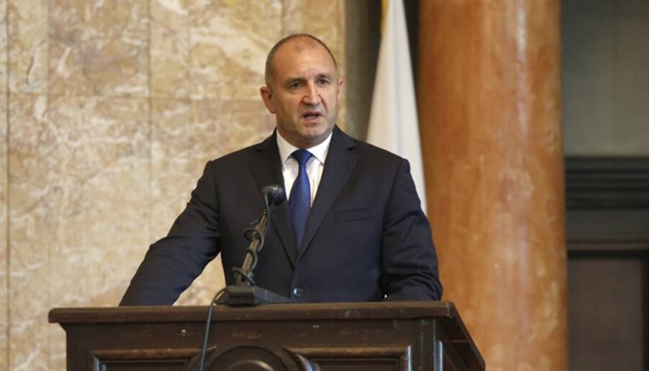 Проектът за промени в Конституцията е юридически неграмотен и това се вижда както от конституционалистите, така и от гражданите, коментира президентът