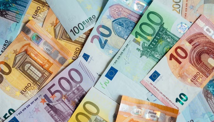 Средствата са част от програма за европейска финансова помощ за Киев на стойност 18 милиарда евро