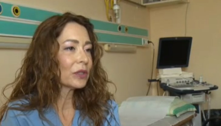 Освен слънцезащитен крем, през лятото трябва да се пие много вода