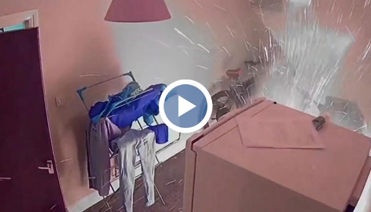 Кадри показват експлозията и последвалия пожар