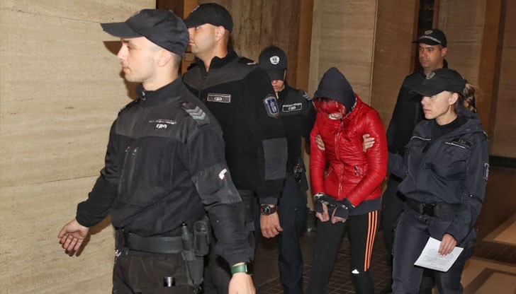 Актрисата е била в съзнание и е изпитвала болка при всеки удар на ножа Актрисата е била в съзнание и е изпитвала болка при всеки удар на ножа