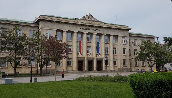 Всички заинтересовани лица са поканени да подадат заявление Всички заинтересовани лица са поканени да подадат заявление