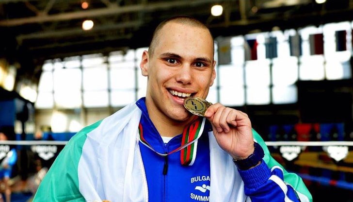 Предупредиха ме да си затворя устата, твърди плувецът