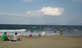 Двуметрови вълни и мъртво вълнение посрещат летовниците на бургаския плаж