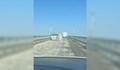 Усуканият камион на Дунав мост вече е изтеглен