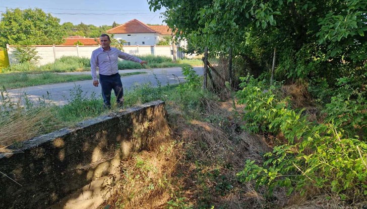 Близо 4 км по цялото продължение на канала ще бъдат почистени от самораслата растителност и отпадъци, съобщи Пенчо Милков